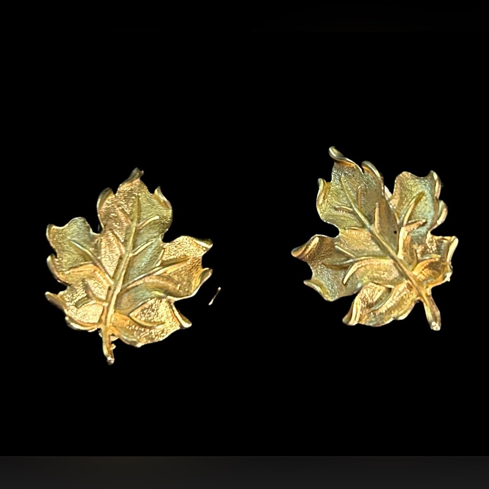 Vintage Maple Leaf Gold- tone Clip-on Earrings